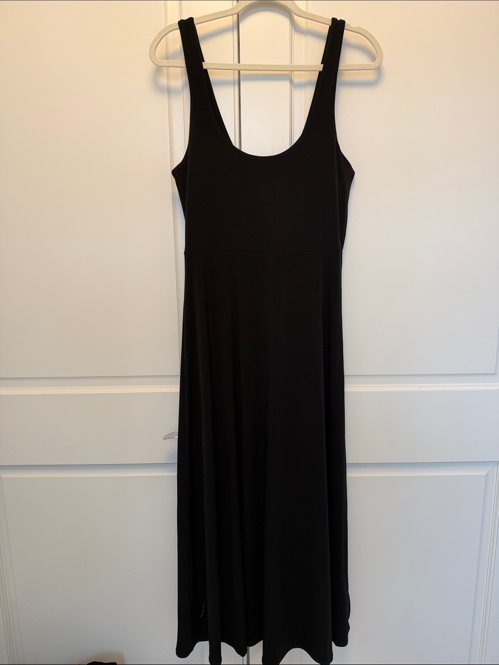 Classic Black Scoop Neck Midi Dress